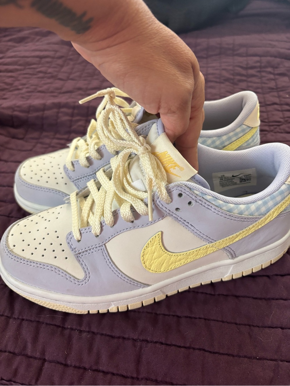 Nike 6.5 womens 5 kids Lavender, Pale Yellow & White Low-Top Sneakers